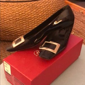 Roger Vivier black patent buckle ballerine